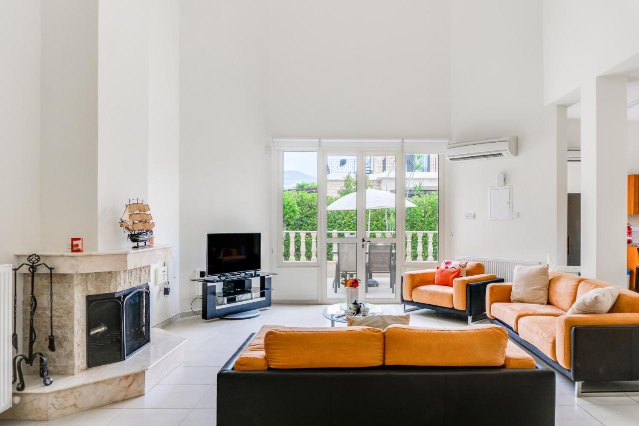 Villa Deja Blue By Ezoria Villas คอรัลเบย์ ภายนอก รูปภาพ