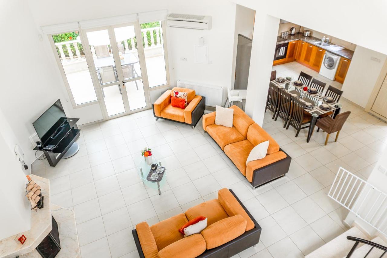 Villa Deja Blue By Ezoria Villas คอรัลเบย์ ภายนอก รูปภาพ