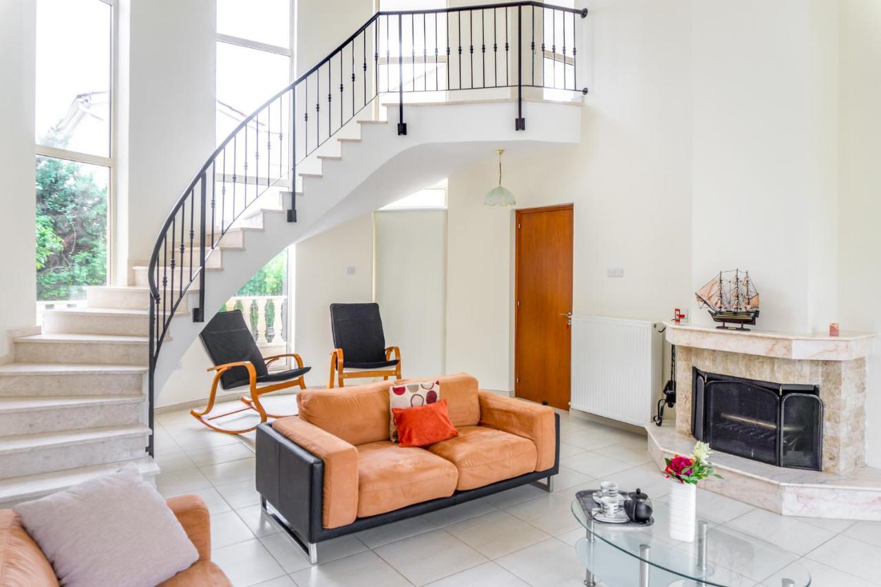 Villa Deja Blue By Ezoria Villas คอรัลเบย์ ภายนอก รูปภาพ